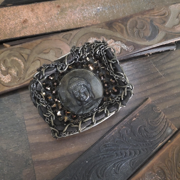 Zara Accessories - The 𝐁𝐮𝐝𝐝𝐚𝐡 belt buckle!